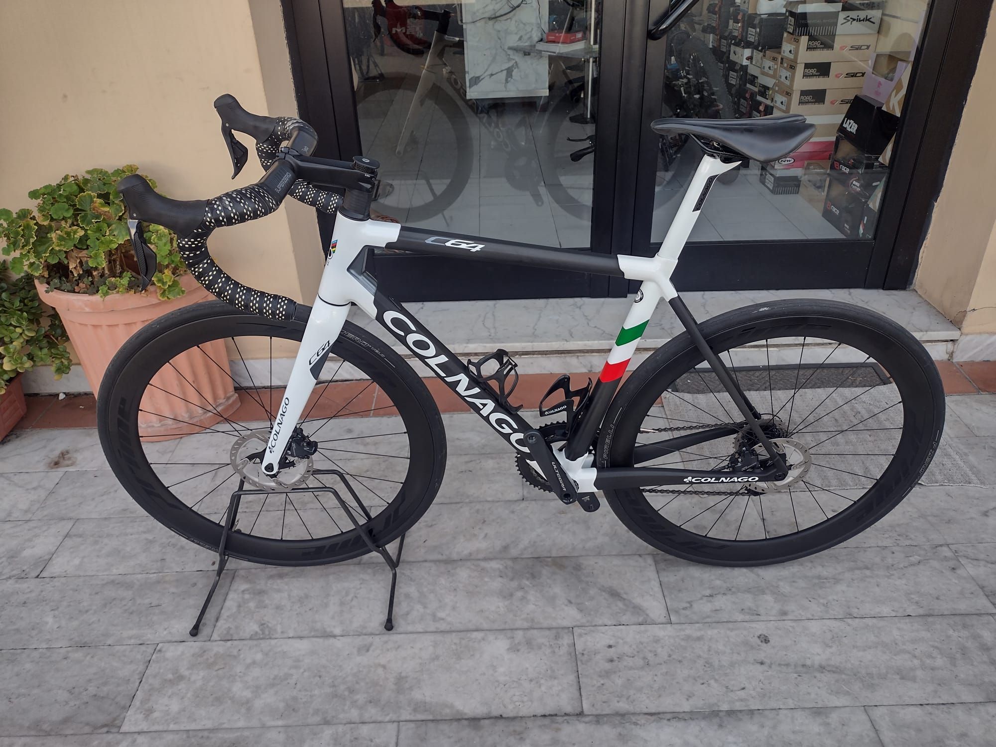 Bicicleta best sale colnago c64