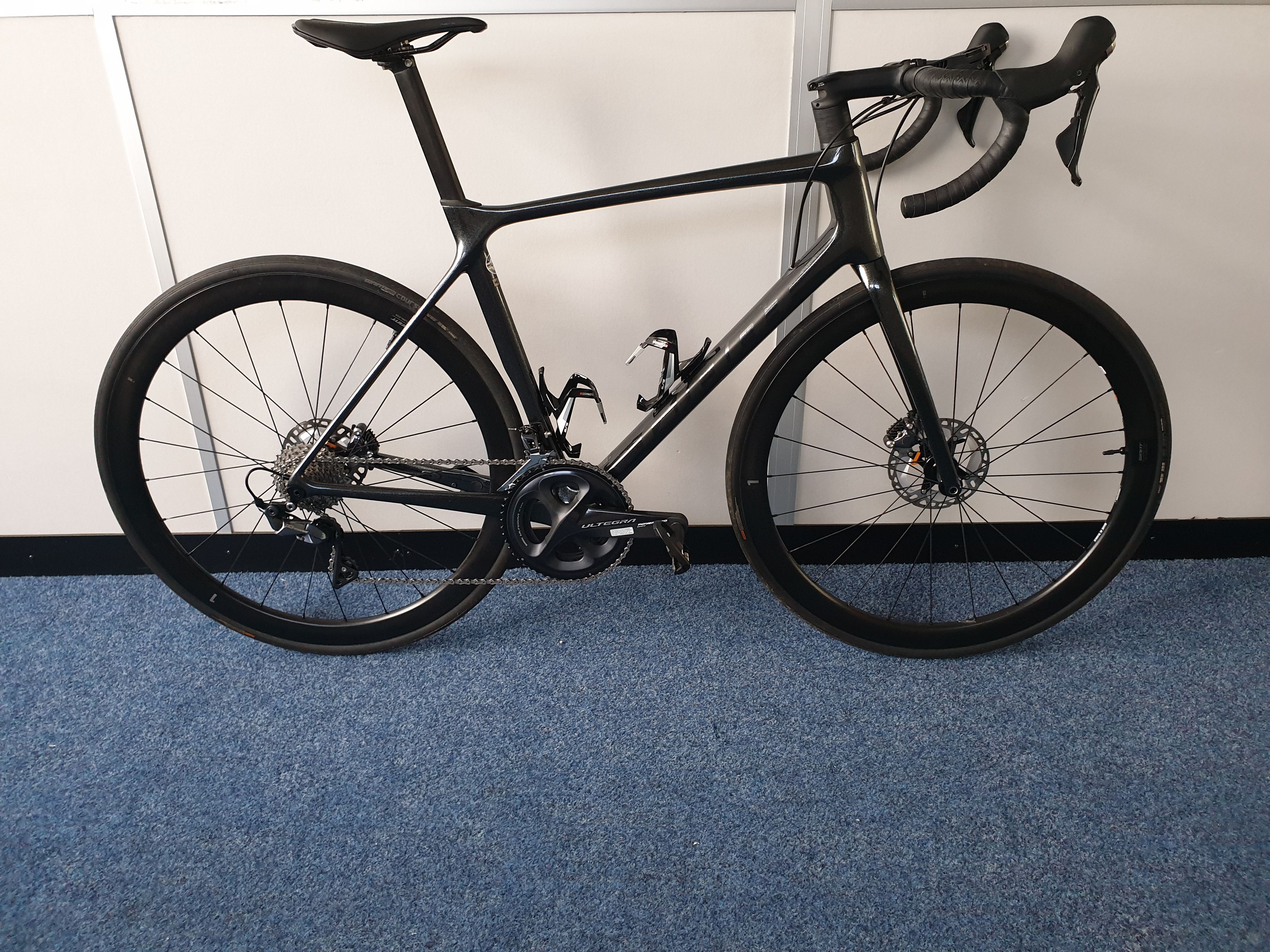 Giant TCR Advanced Pro Disc 1 used in 56 cm buycycle