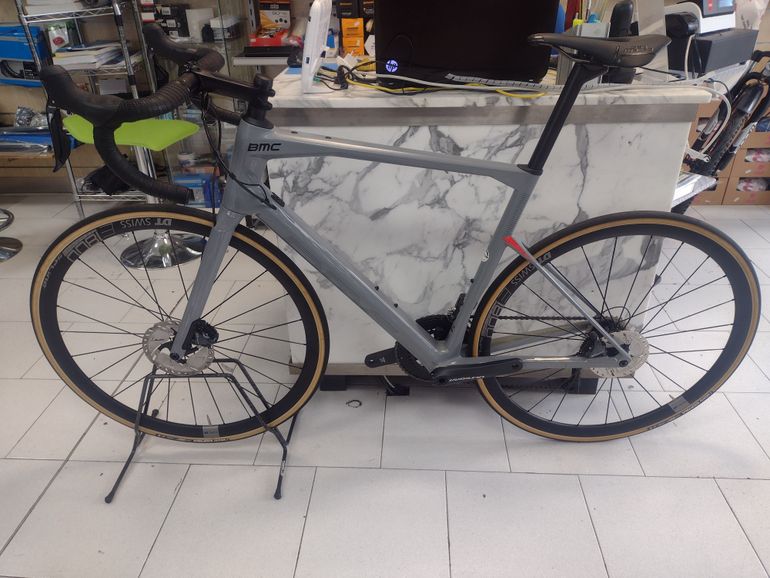 Used BMC Roadmachine 02 THREE 2020 Road & Gravel, Light Gray — image 1 of 5