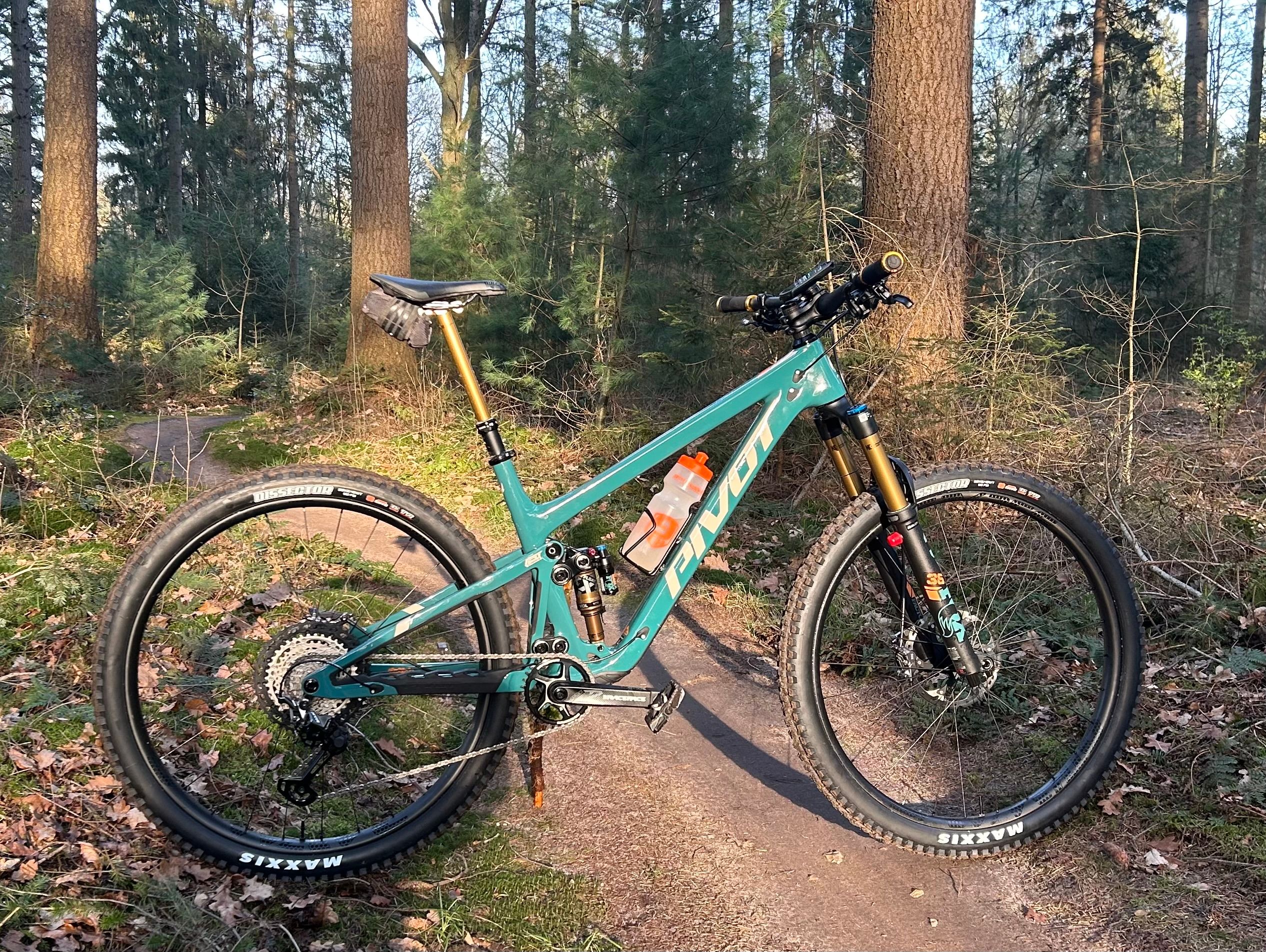 pivot trail 429 enduro weight