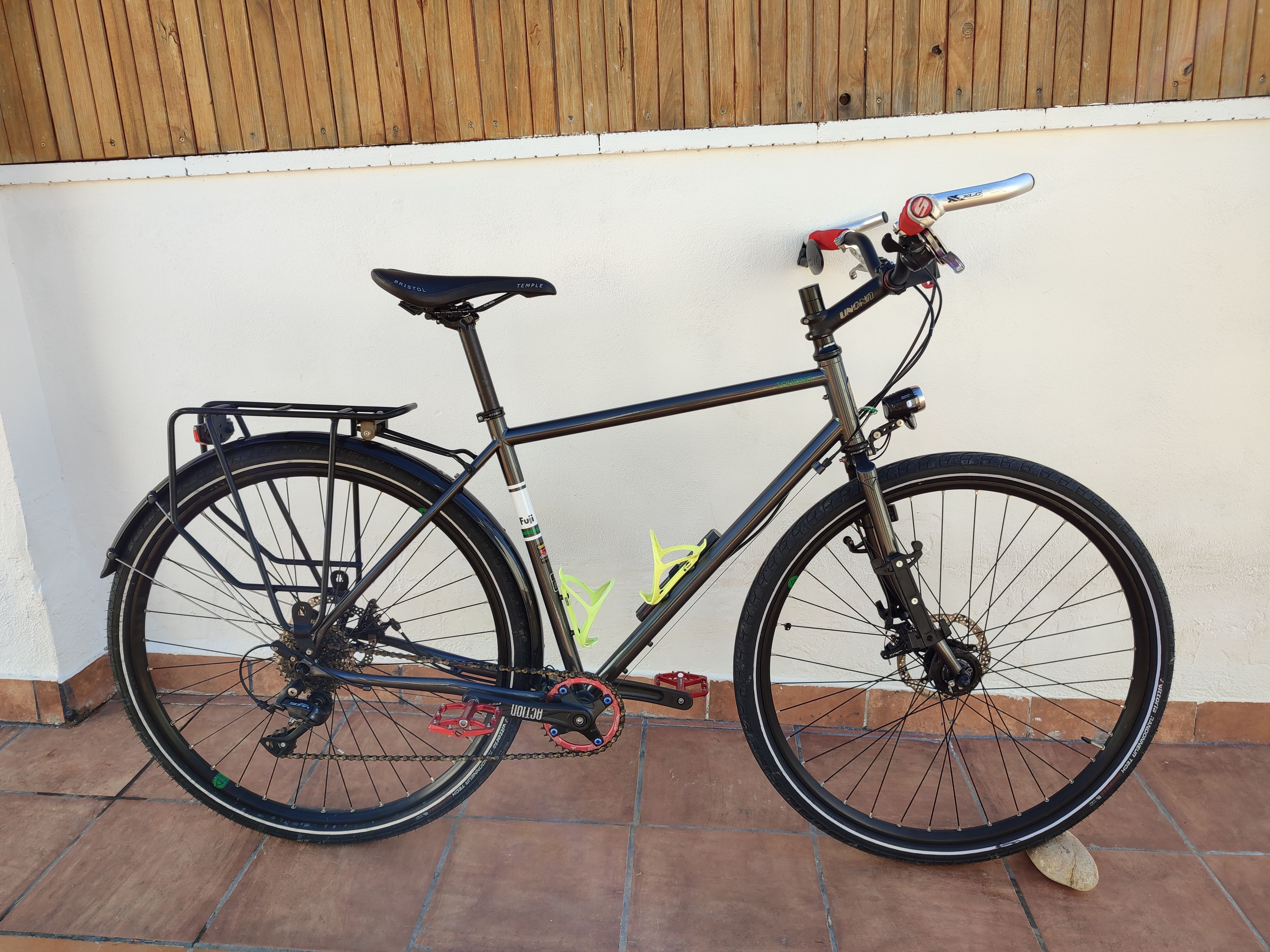 Fuji touring discount disc road bike