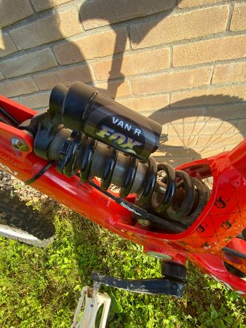 Used Commencal SUPREME DH 2010 Mountainbike, Red — image 5 of 7