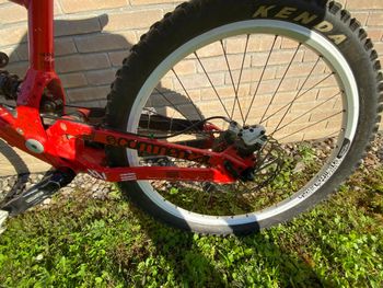 Used Commencal SUPREME DH 2010 Mountainbike, Red — image 3 of 7