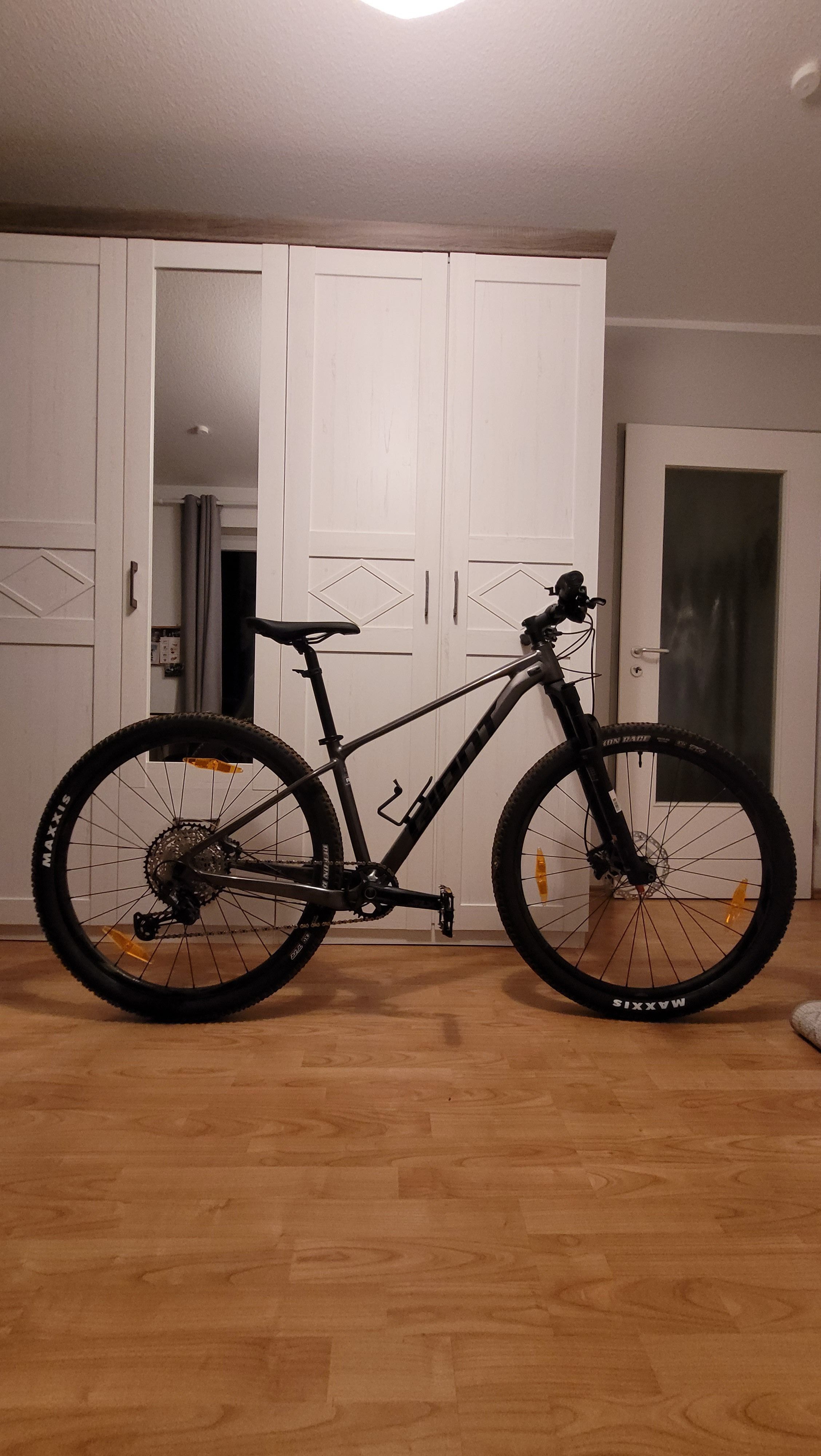 Giant xtc store 1 mountain bike