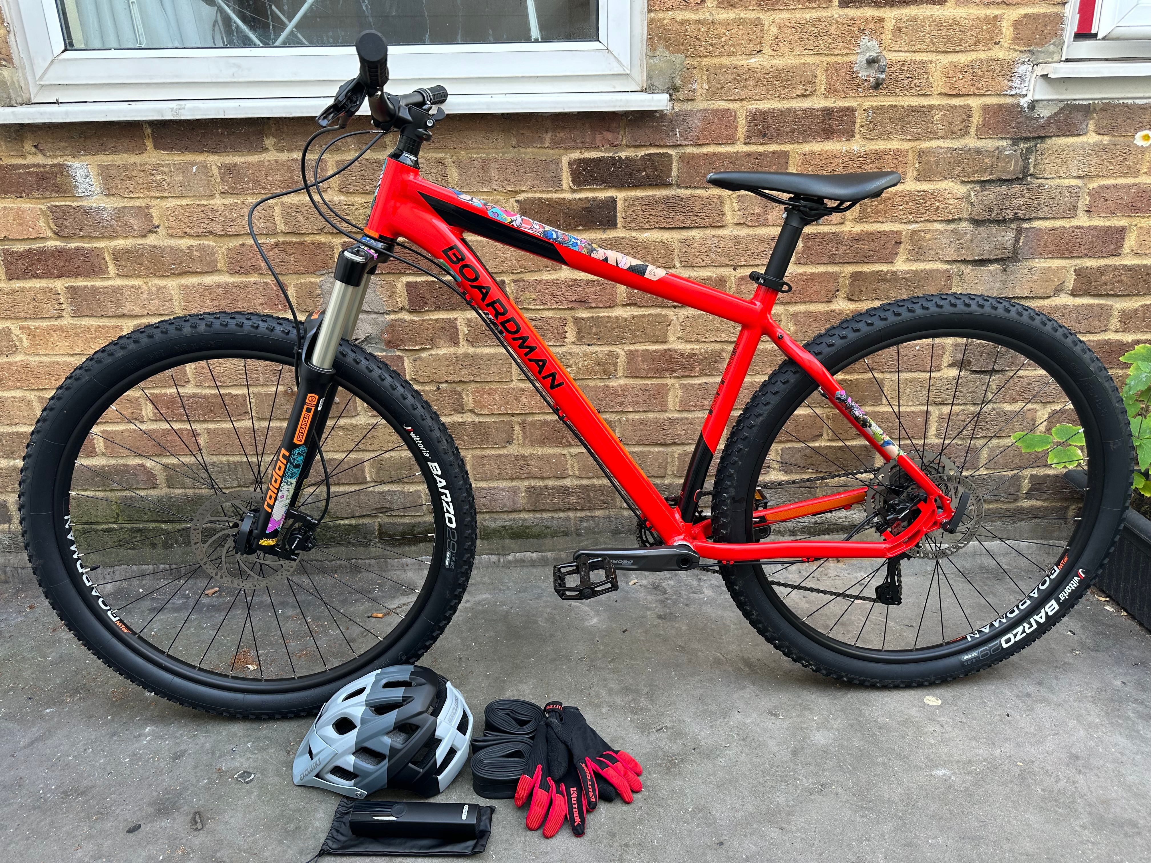 Boardman hybrid 8.6 store red