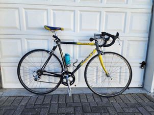 Giant - Vintage Cadex Road Bike (54 Large). A true collectable, 1985