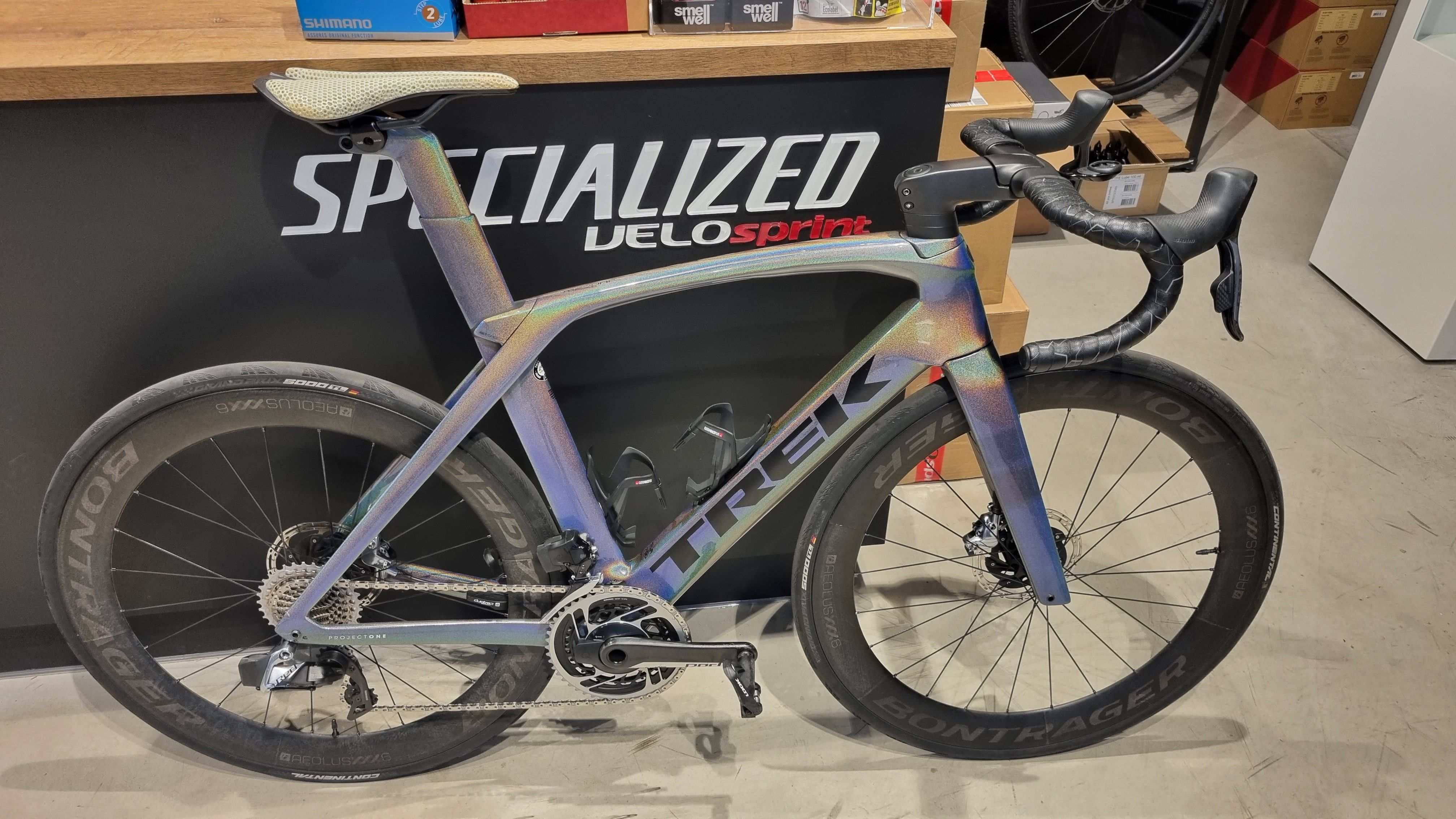 Trek icon 2025 prismatic pearl