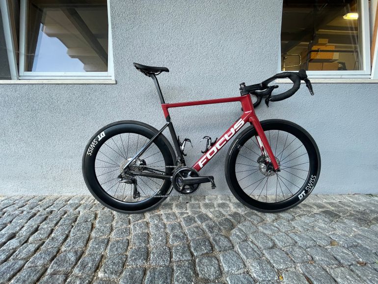 Used Focus IZALCO MAX 9.8 2022 Road & Gravel, Red — image 2 of 4