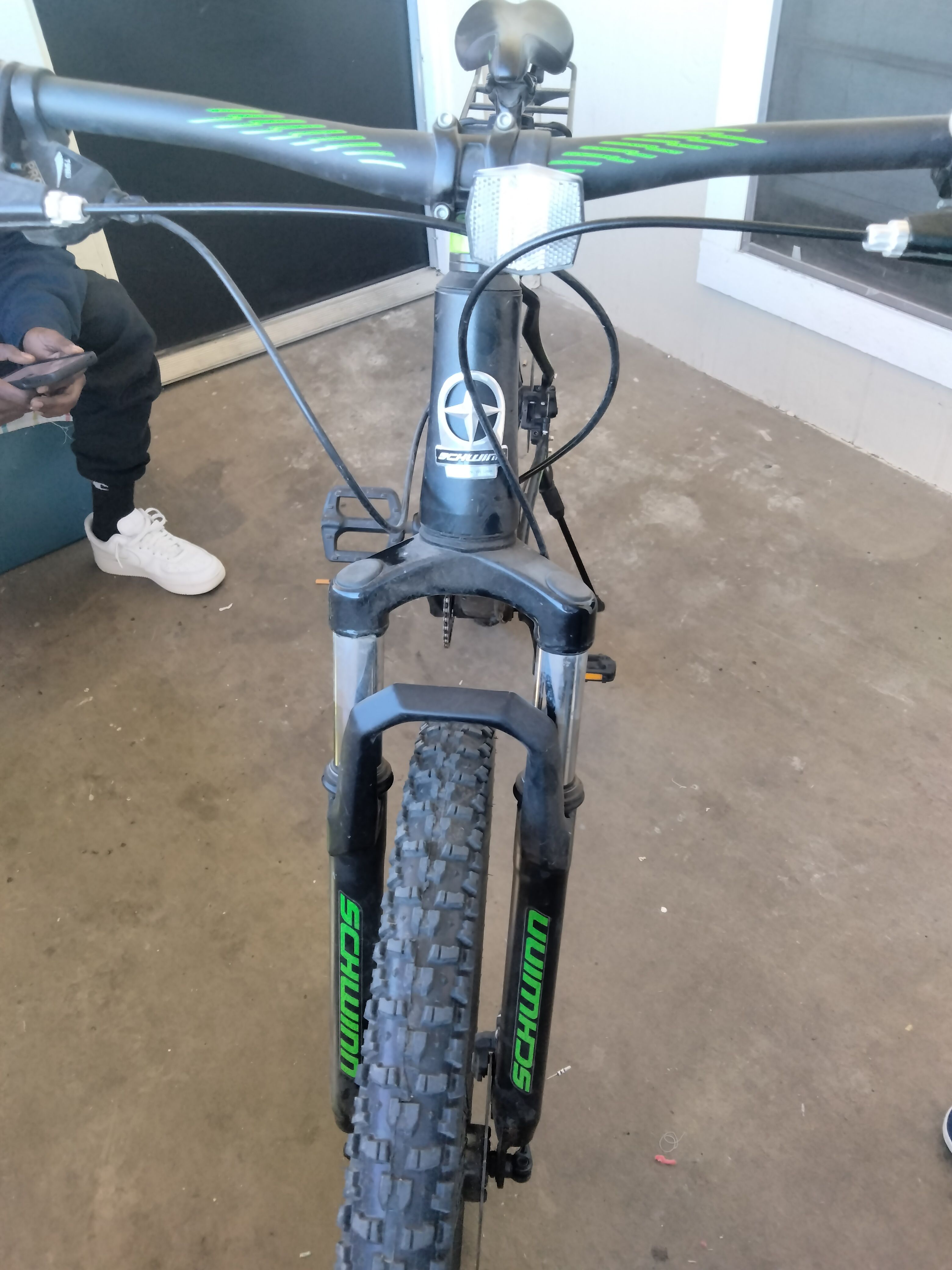 2021 schwinn best sale boundary mountain bike