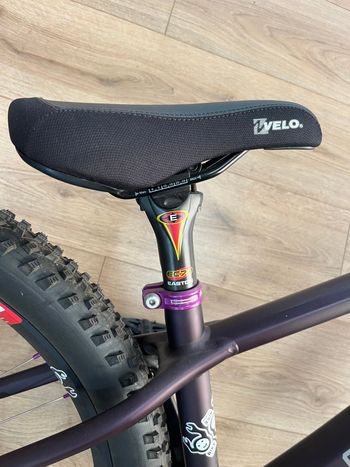 Used Commencal ABSOLUT 2023 Mountainbike, Purple — image 4 of 6