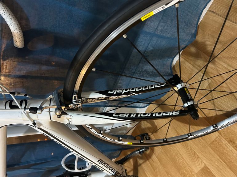 Used Cannondale Supersix Sram Red 2011 Road & Gravel, White — image 4 of 6