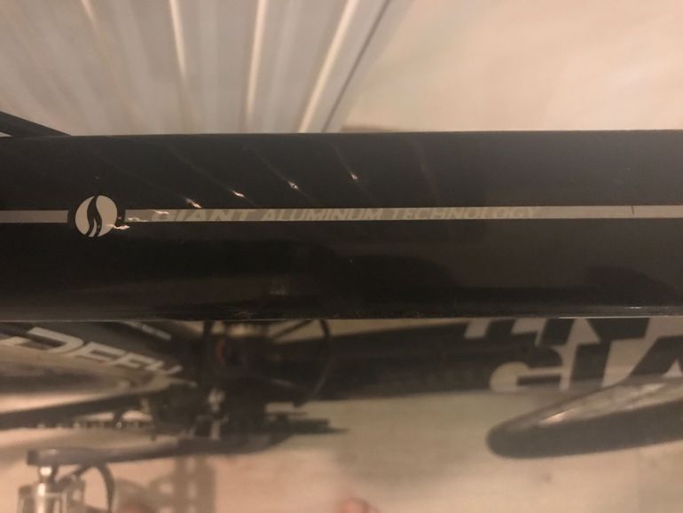 Used Giant Defy 3 2022 Road & Gravel — image 5 of 6