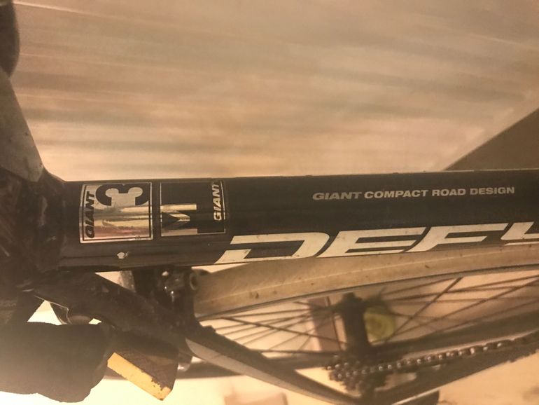 Used Giant Defy 3 2022 Road & Gravel — image 4 of 6
