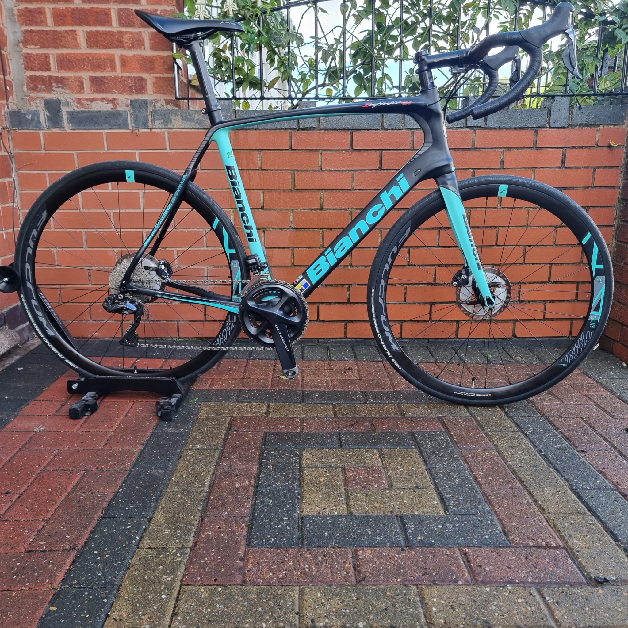 Bianchi infinito sales cv road bike