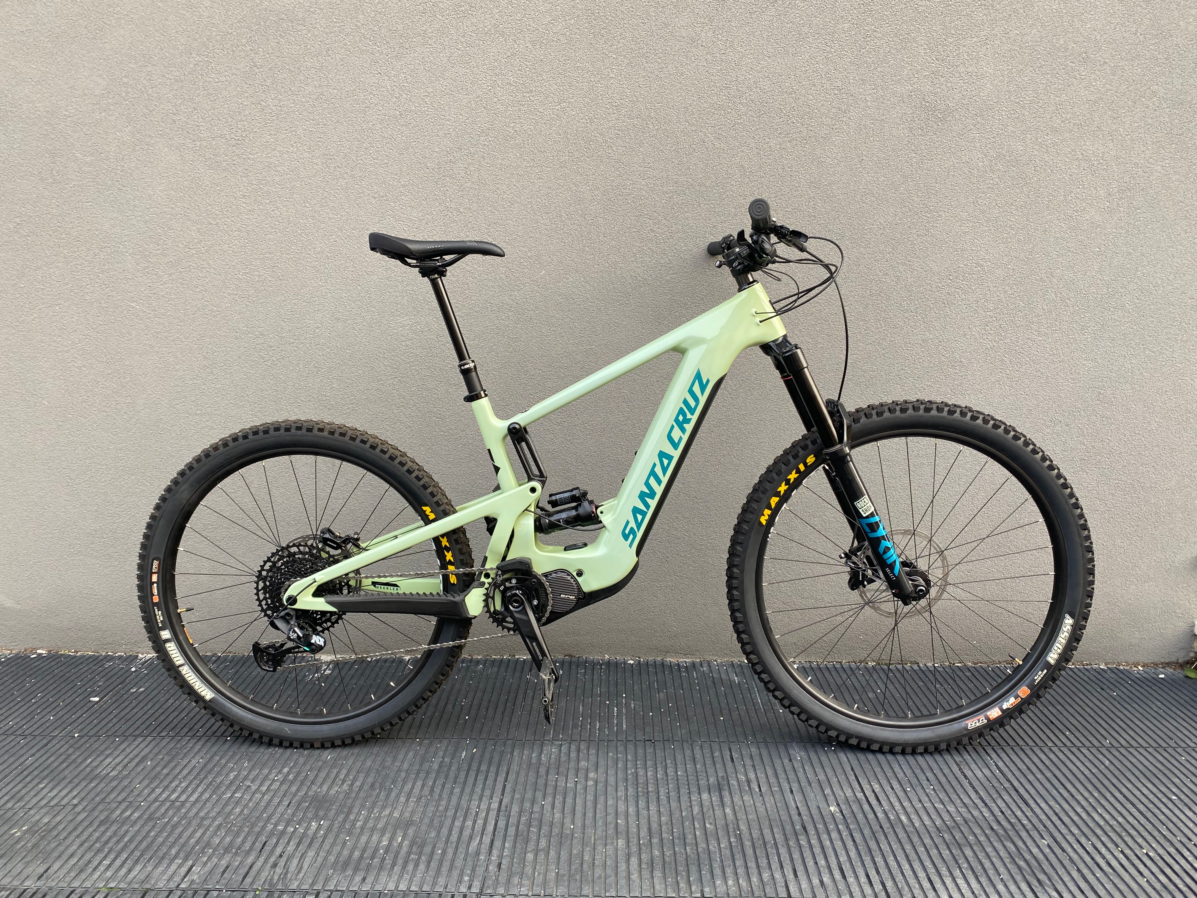 Santa Cruz HECKLER R Carbon C 29 used in 54 cm buycycle Ireland