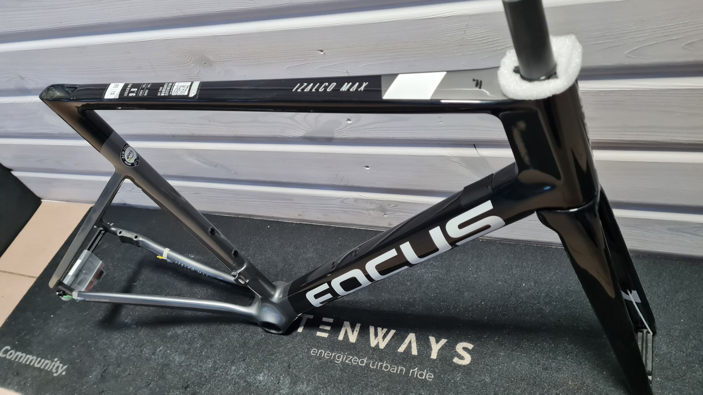 Focus IZALCO MAX 9 FRAMESET used in 58 cm buycycle Ireland