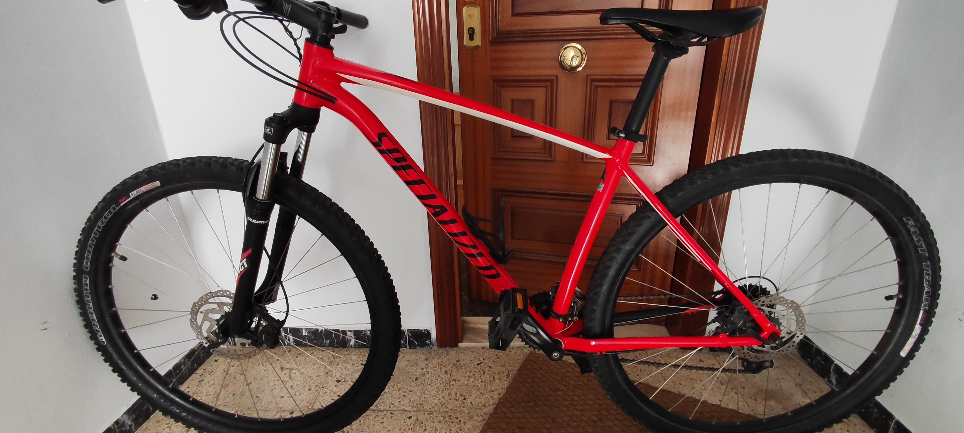 Bike specialized rockhopper online 2018