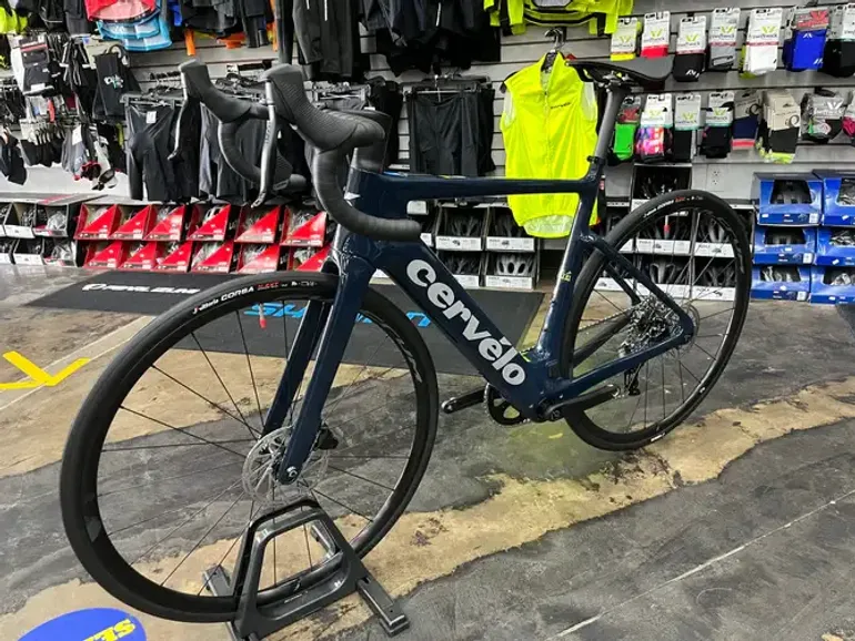Used Cervélo Rouvida Rival XPLR AXS 1 2024 Road & Gravel, Blau — image 2 of 10