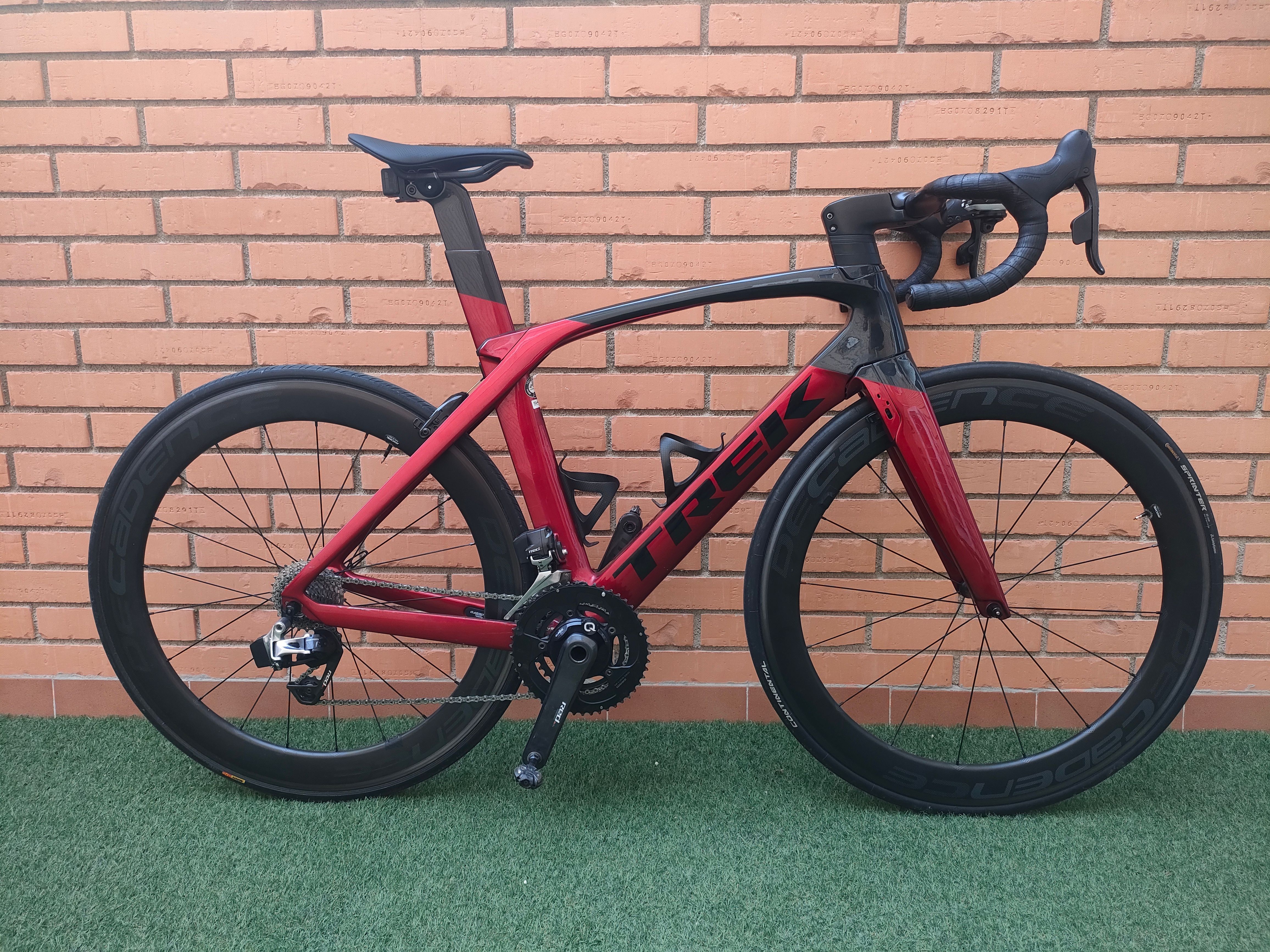 Trek madone slr 8 2019 hot sale