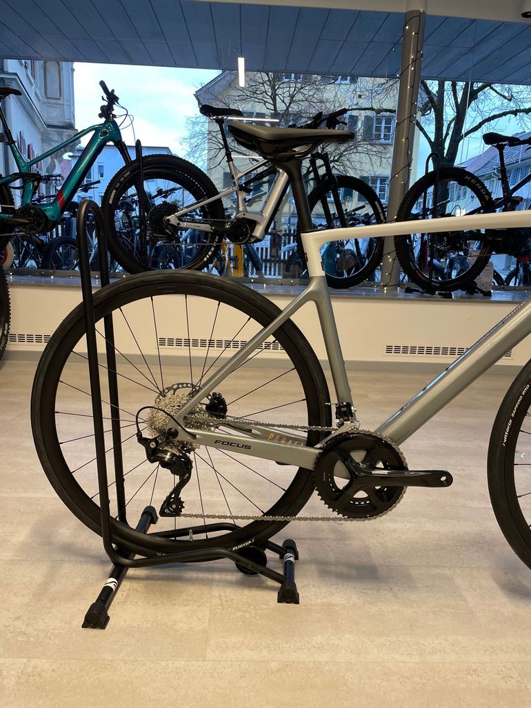 Used Focus PARALANE 8.7 2024 Road & Gravel, Light Gray — image 2 of 3