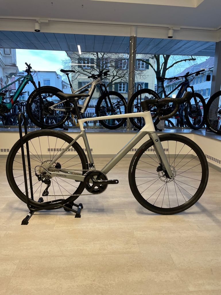 Used Focus PARALANE 8.7 2024 Road & Gravel, Light Gray — image 1 of 3