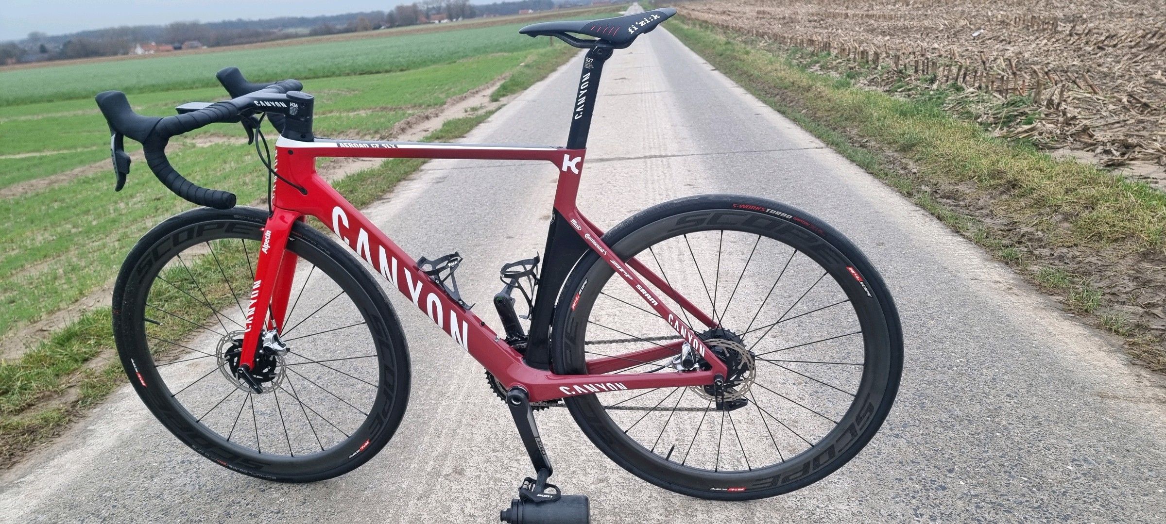 Canyon Aeroad CF SLX Disc 9.0 SL used in 56 cm buycycle