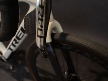 Used Trek Checkpoint SLR 9 eTap 2023 Road & Gravel — image 5 of 6