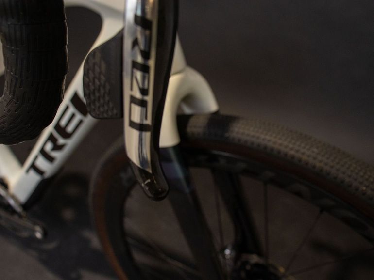 Used Trek Checkpoint SLR 9 eTap 2023 Road & Gravel — image 5 of 6