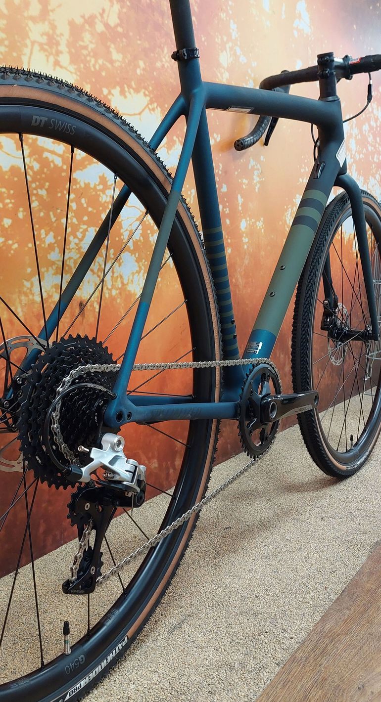 Used Specialized Crux Comp 2022 Road & Gravel, Red — image 4 of 10