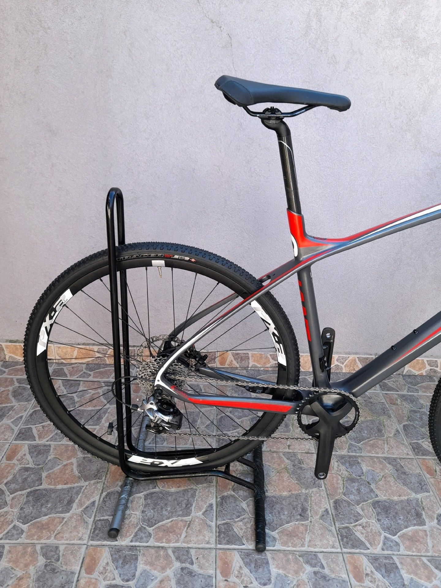 Giant anyroad discount bike for sale