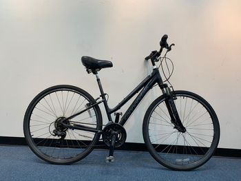 Used Cannondale Women Adventure 3 2021 Mountainbike, Black — image 3 of 3