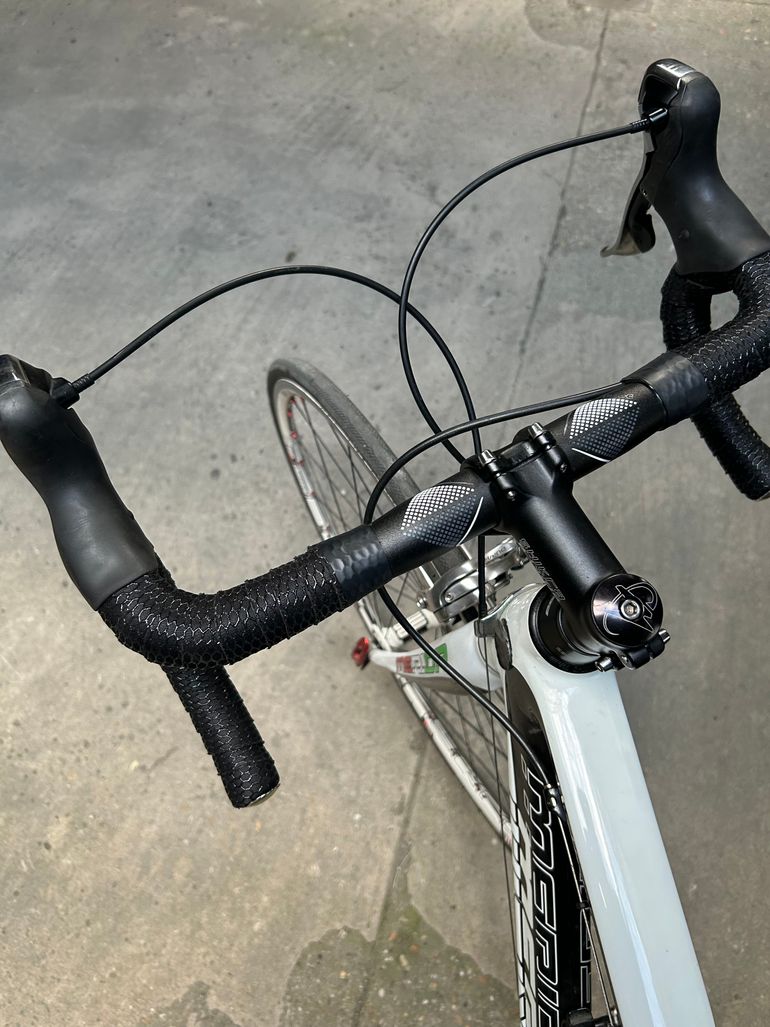 Used Merida Scultura CF 907 2014 2010 Road & Gravel, Blanco — image 1 of 18