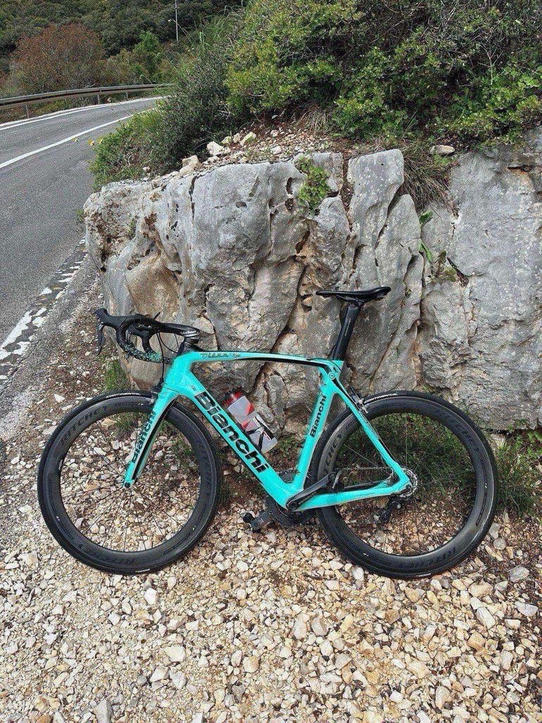 Bianchi oltre xr4 cv ultegra 2024 di2 compact disc road bike 2019