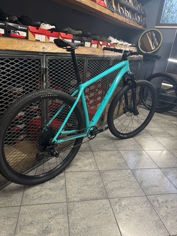 Used Specialized Epic HT 2023 Mountainbike, Blue — image 2 of 3