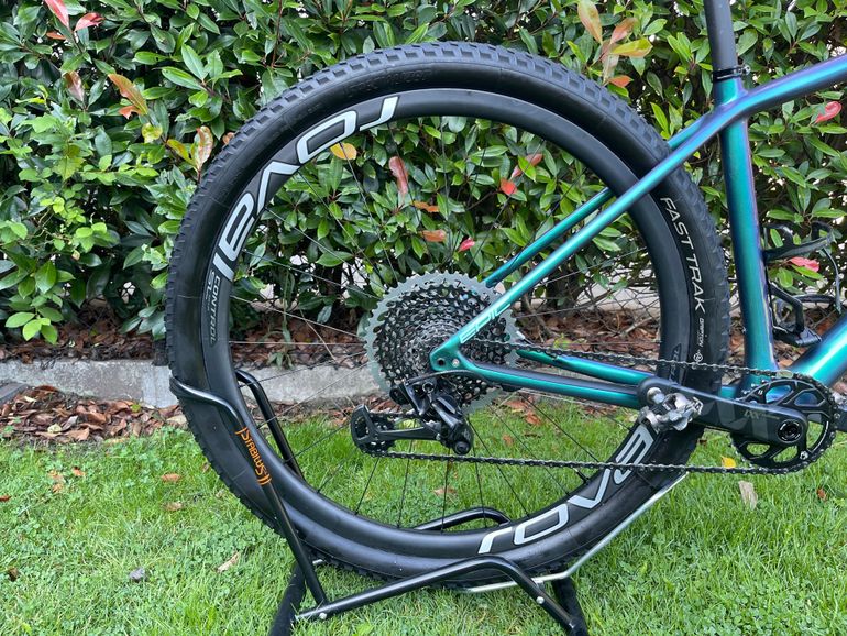 Specialized EPIC HT MEN SW CARBON 29 FRM S Works used in M buycycle