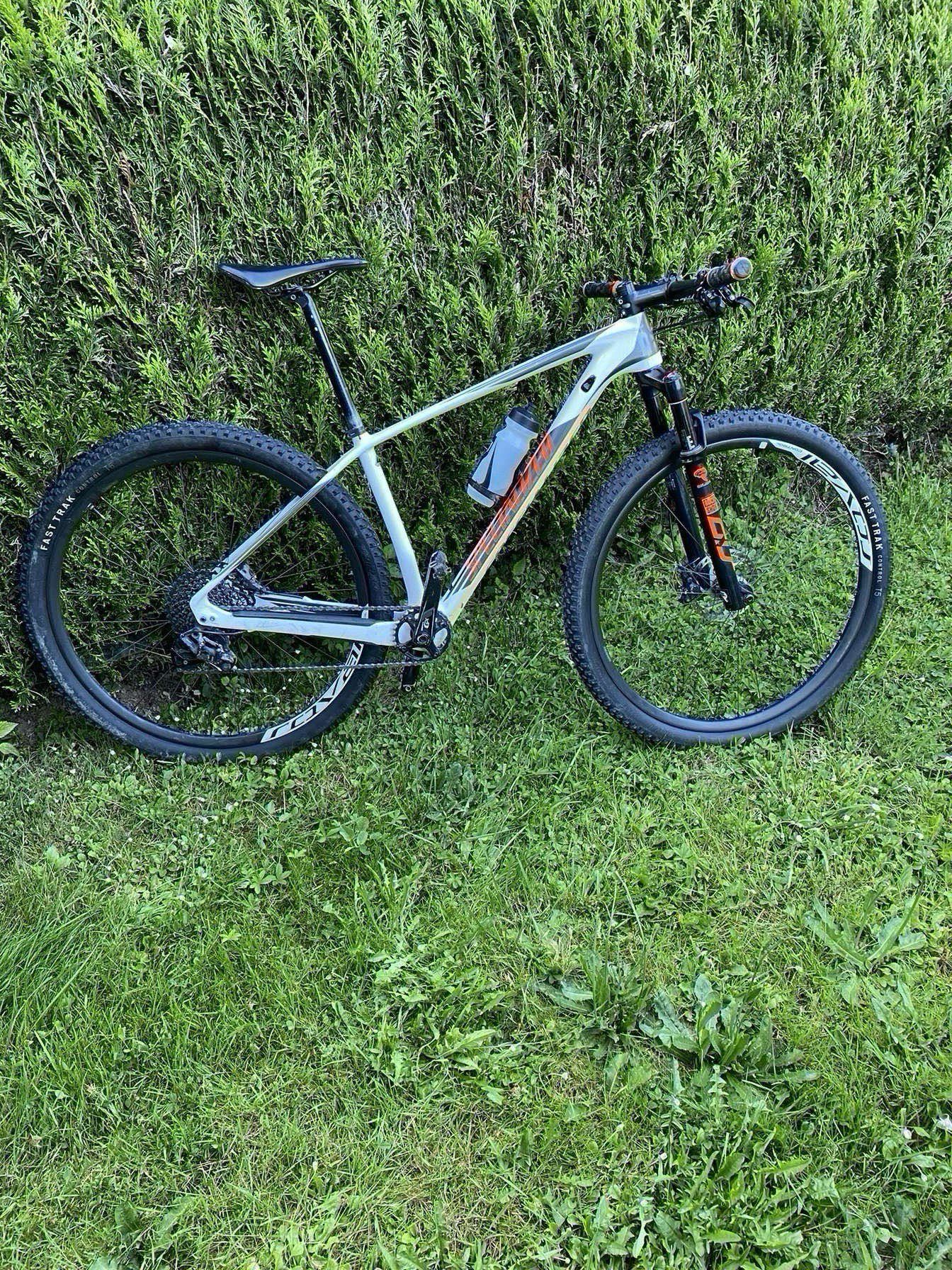 Specialized stumpjumper hot sale elite carbon