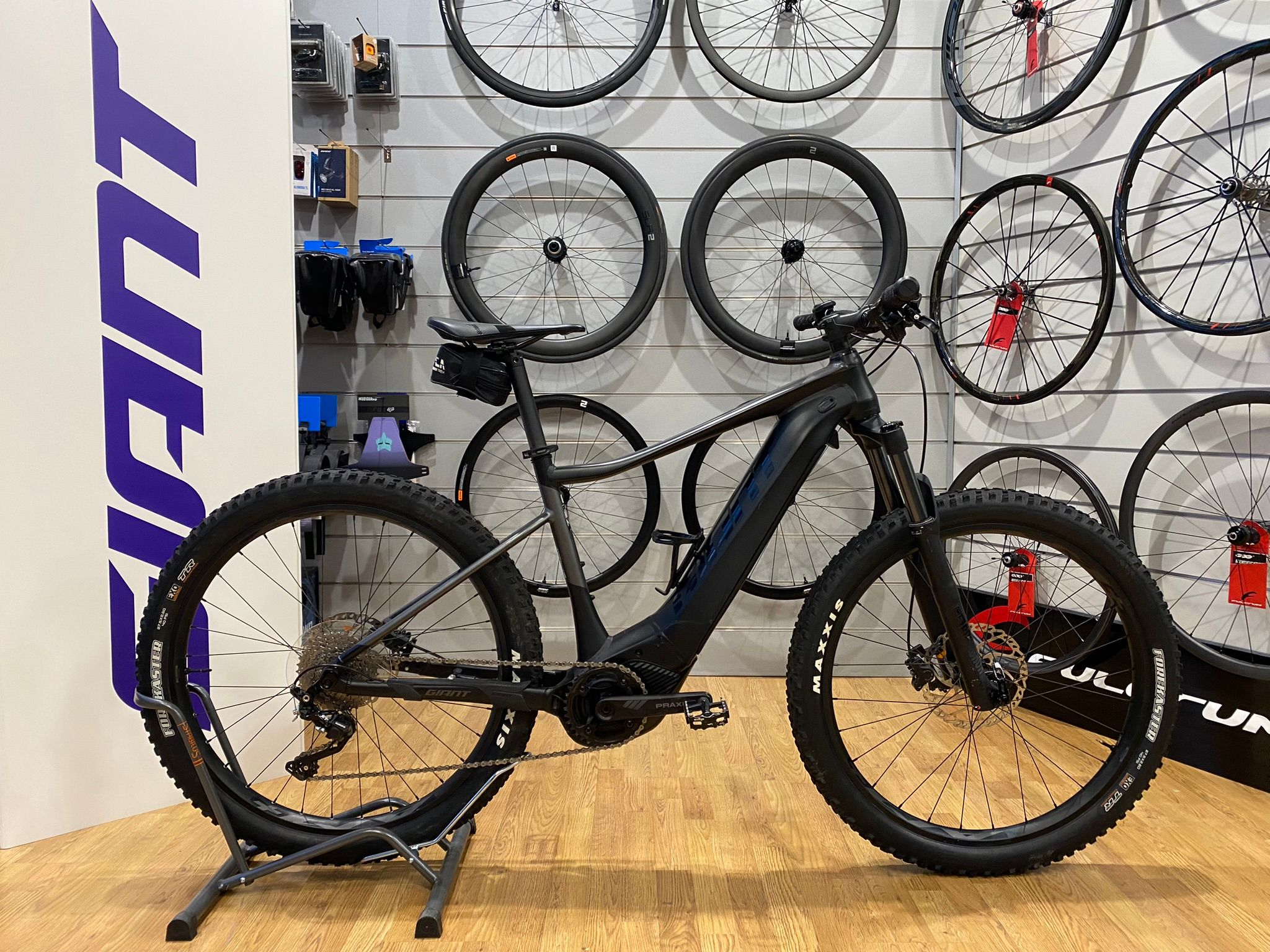 Giant fathom e+ 2025 2 2019 electric bike