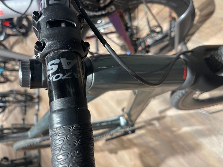 Used BMC URS LT TWO 2023 Road & Gravel, Light Gray — image 3 of 5