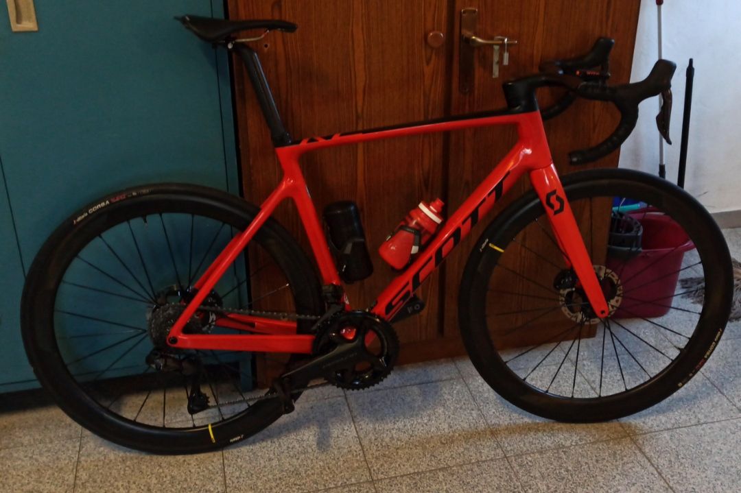 Scott addict rc 15 red bike hot sale