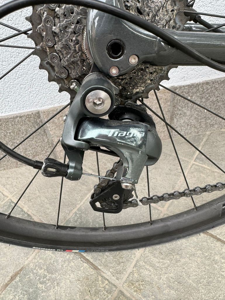 Used Trek Émonda ALR 4 2021 Road & Gravel, Hellgrau — image 8 of 8