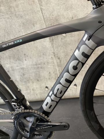 Used Bianchi Oltre XR3 2022 Road & Gravel, Light Gray — image 4 of 7