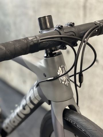 Used Bianchi Oltre XR3 2022 Road & Gravel, Light Gray — image 5 of 7