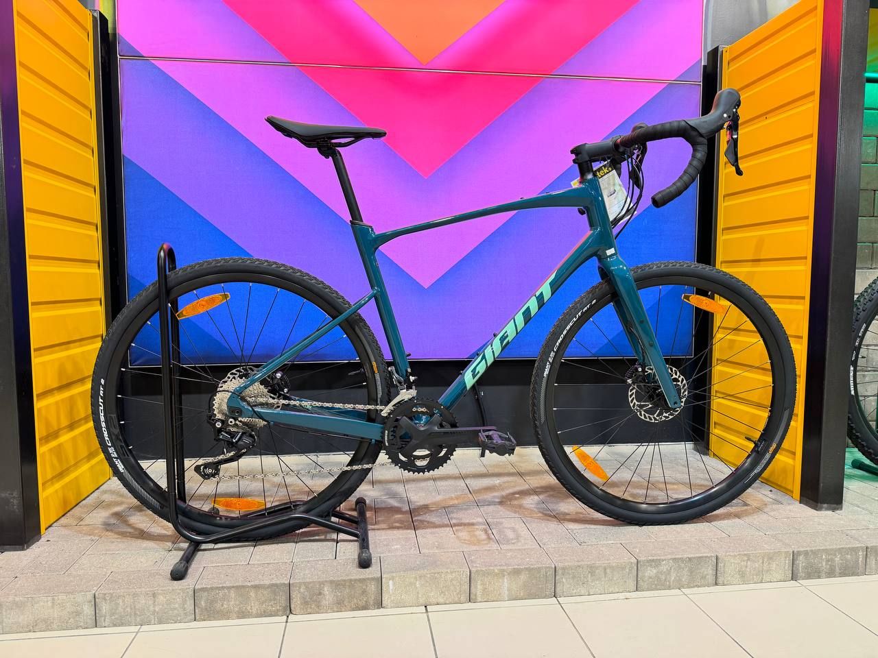 Giant revolt 2 road bike online 2021