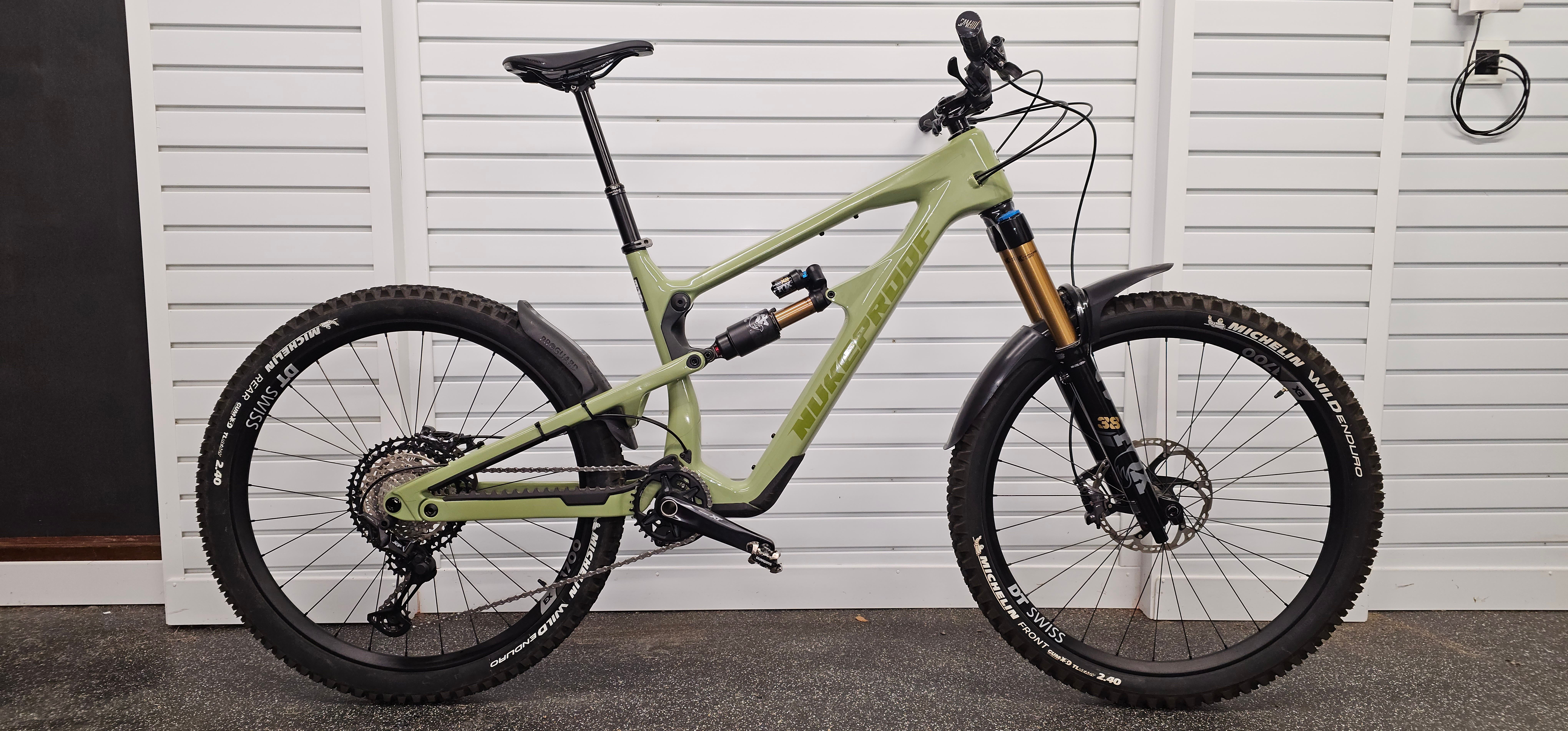 Nukeproof Mega 275 Carbon Factory used in L buycycle