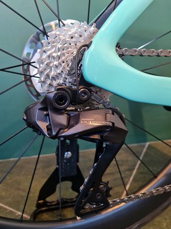 Bianchi Oltre Comp Ultegra Di2 2023 Road & Gravel de segunda mano, Verde — imagen 12 de 12