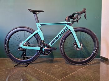 Bianchi Oltre Comp Ultegra Di2 2023 Road & Gravel de segunda mano, Verde — imagen 1 de 12