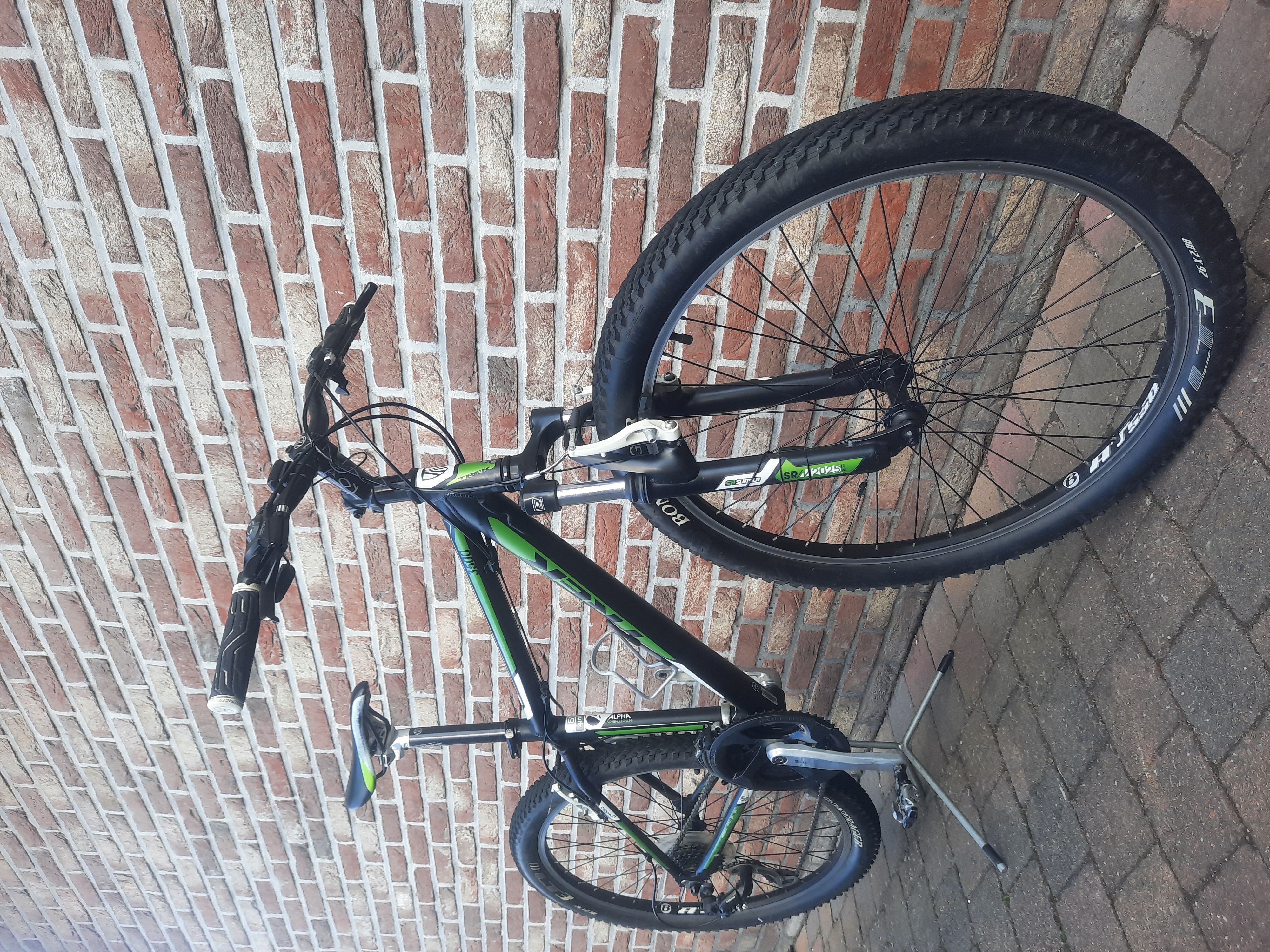 Trek 3500 best sale mountain bike 2015