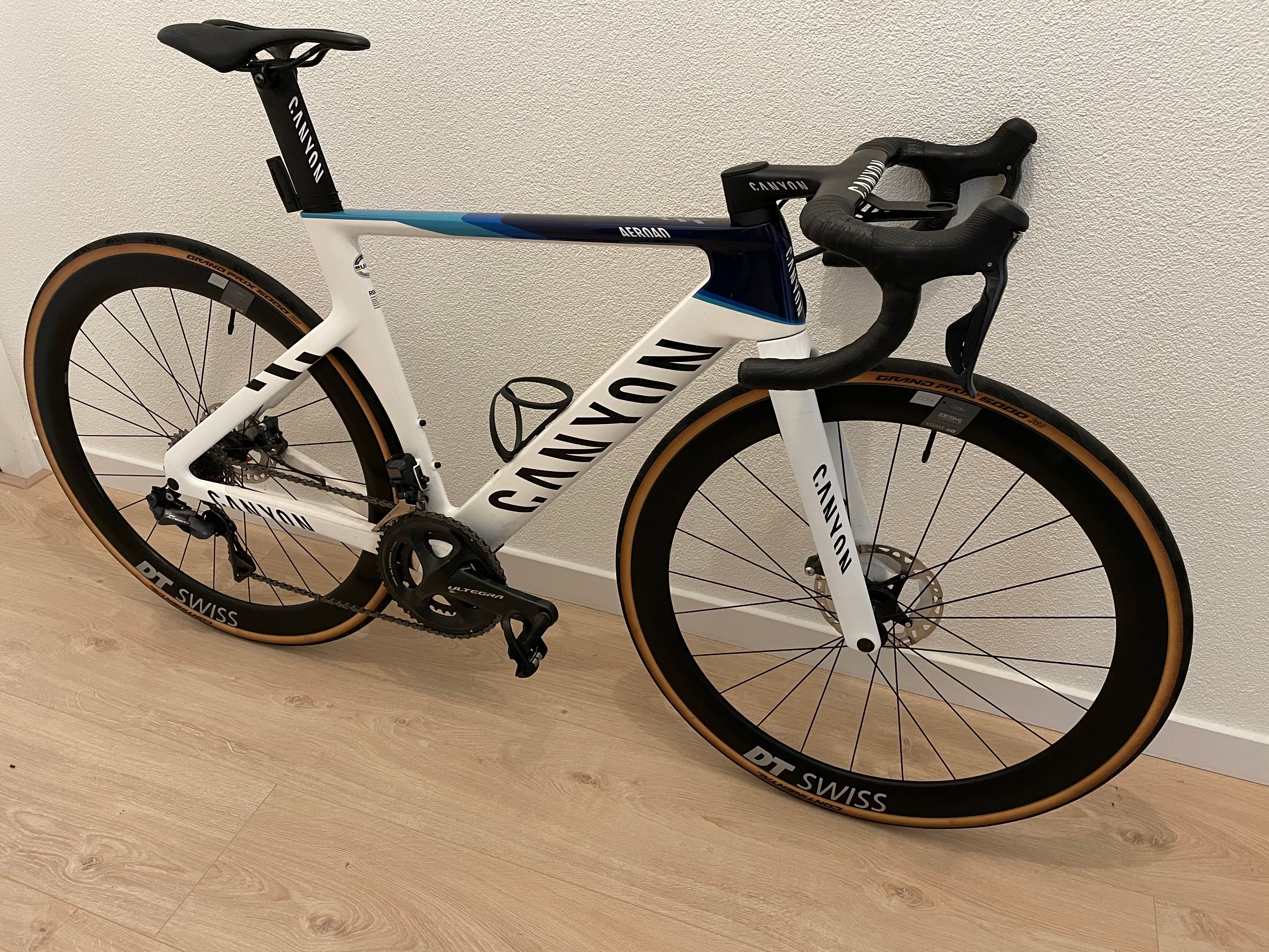 Canyon Aeroad CFR Disc Di2 used in S buycycle