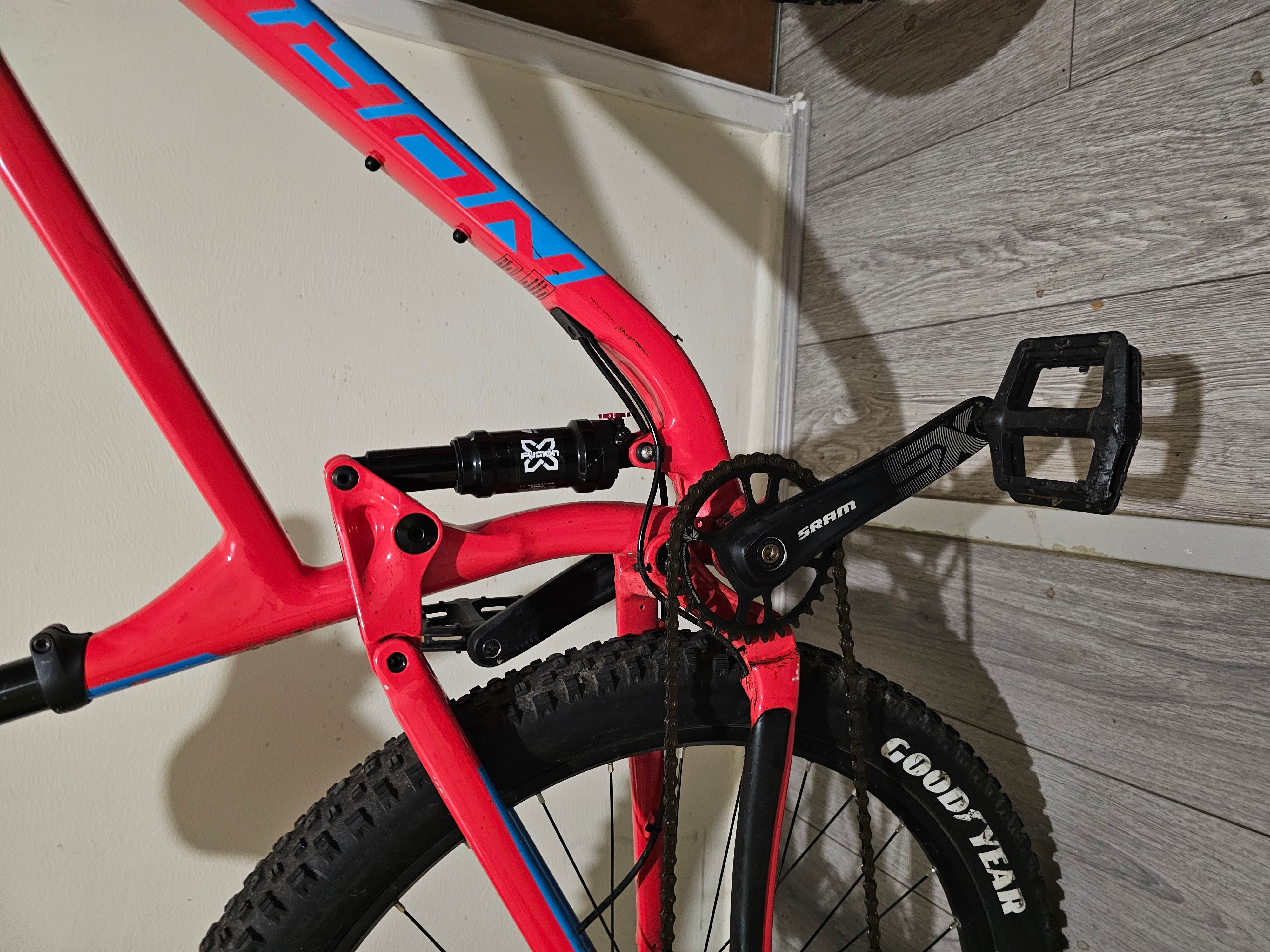 Norco fluid fs 3 best sale 2020 women's mountain bike