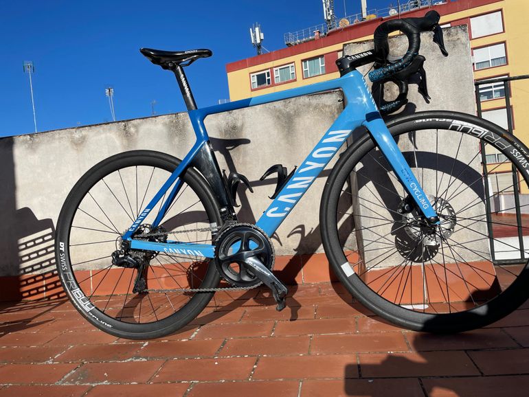 Used Canyon Aeroad CF SLX 8 Disc Di2 2020 Road & Gravel, Blue — image 18 of 21
